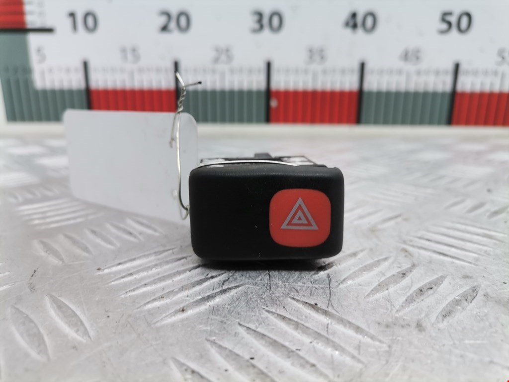 Кнопка аварийной сигнализации Volkswagen Polo 3 (1994-2002)