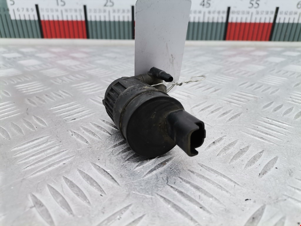 Насос (моторчик) омывателя Renault Scenic 1 (1996-2003)