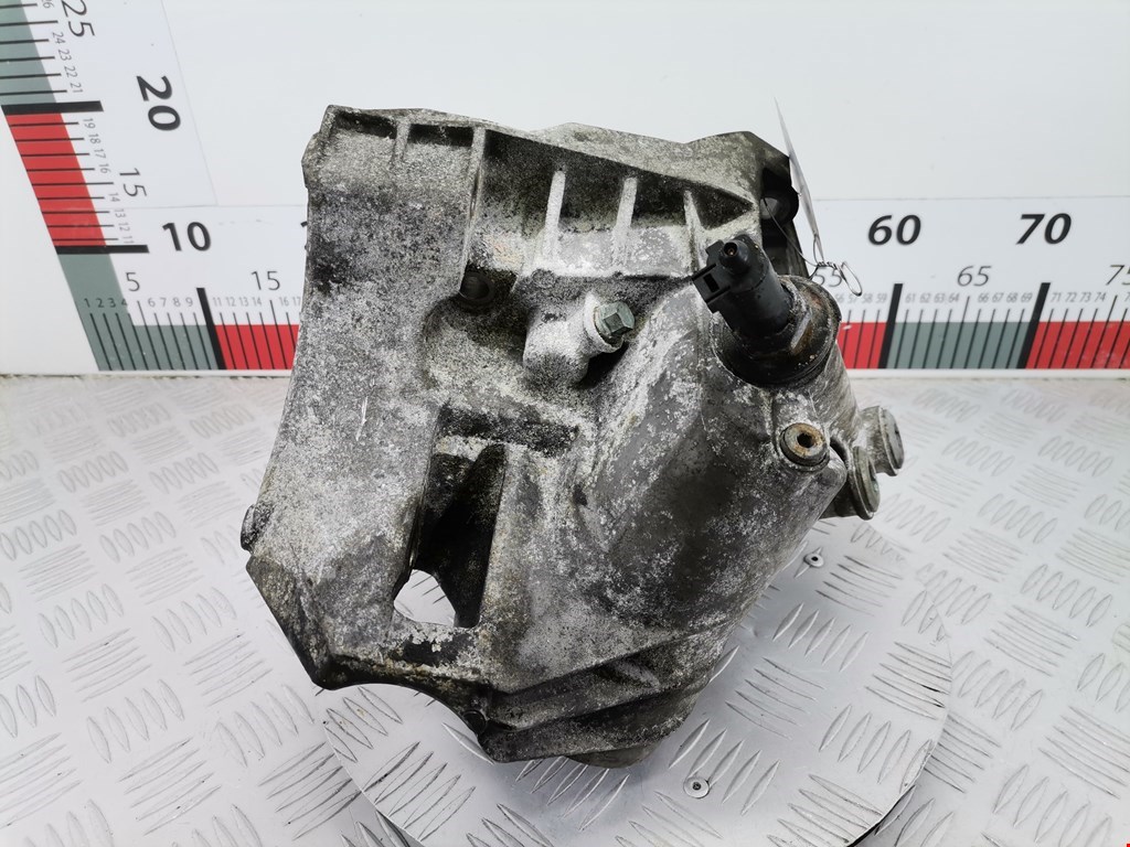 Корпус масляного фильтра AUDI A8 D3 2003-2010