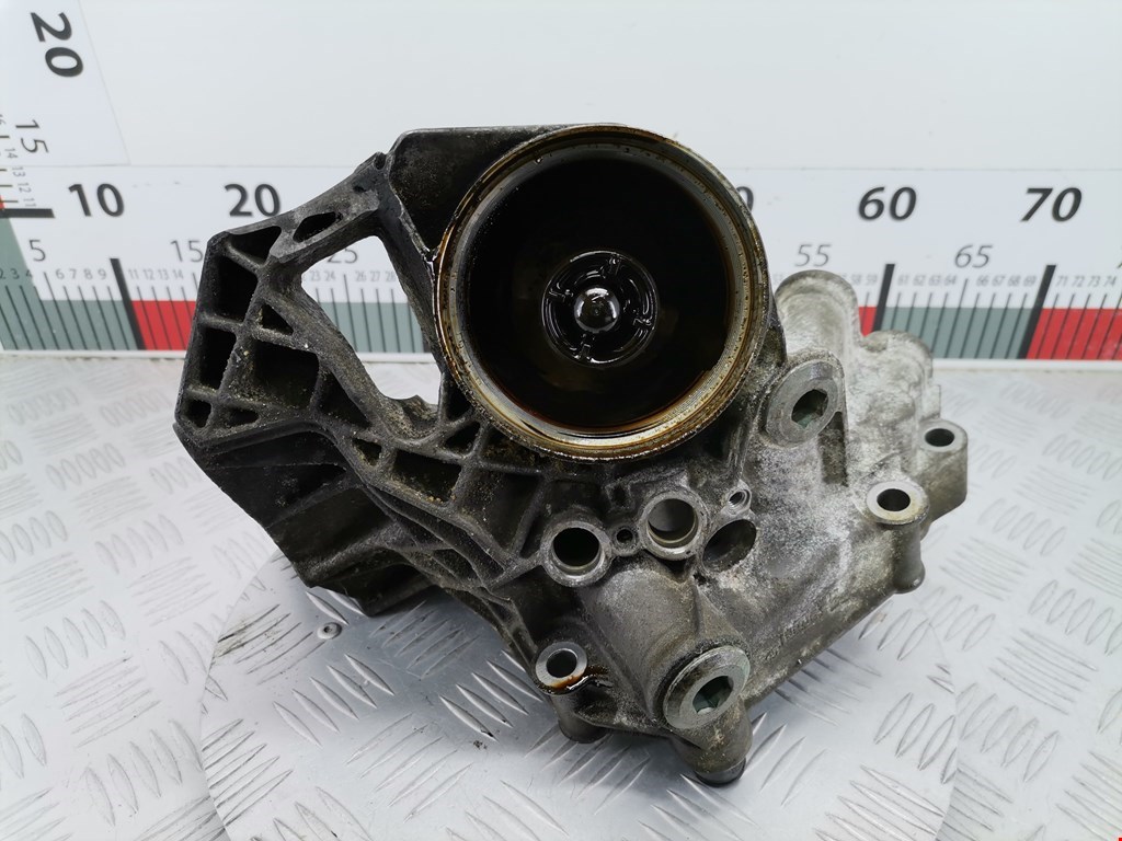 Корпус масляного фильтра AUDI A8 D3 2003-2010