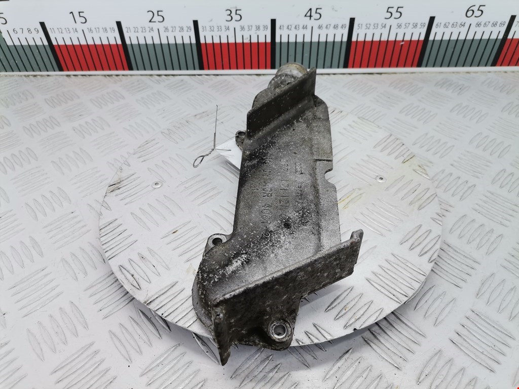 Тройник системы охлаждения AUDI A8 D3 2003-2010