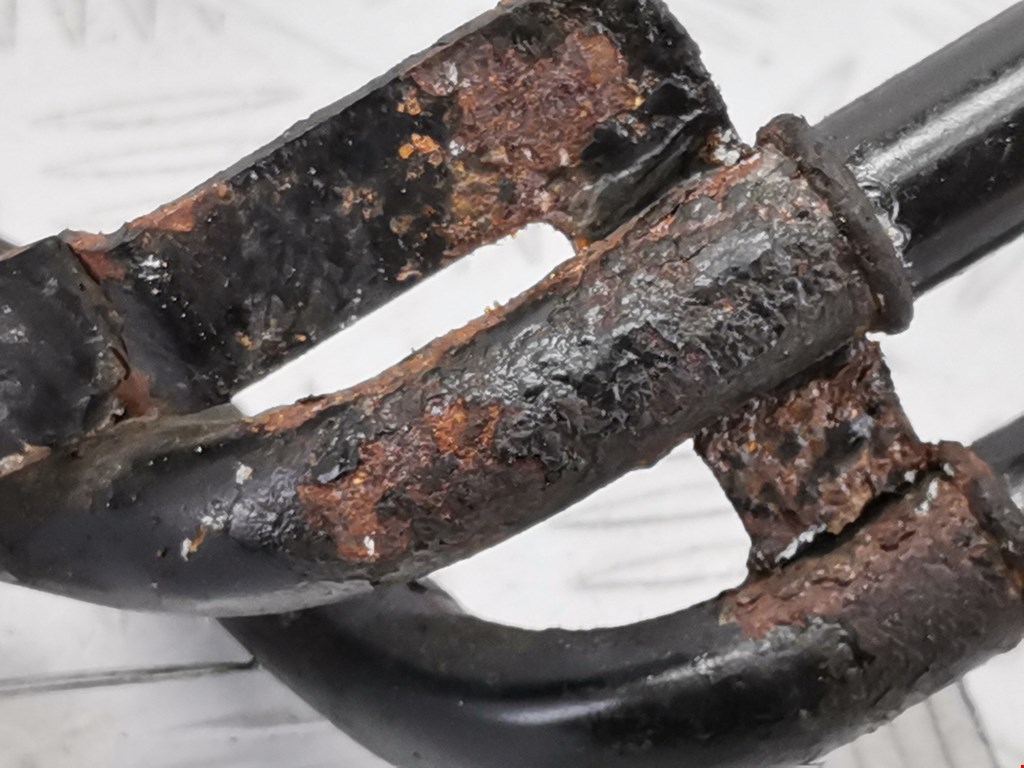 Патрубок AUDI A8 D3 2003-2010