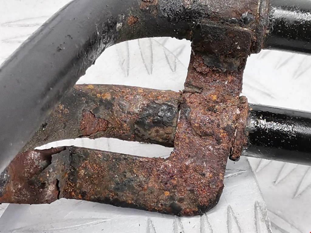 Патрубок AUDI A8 D3 2003-2010