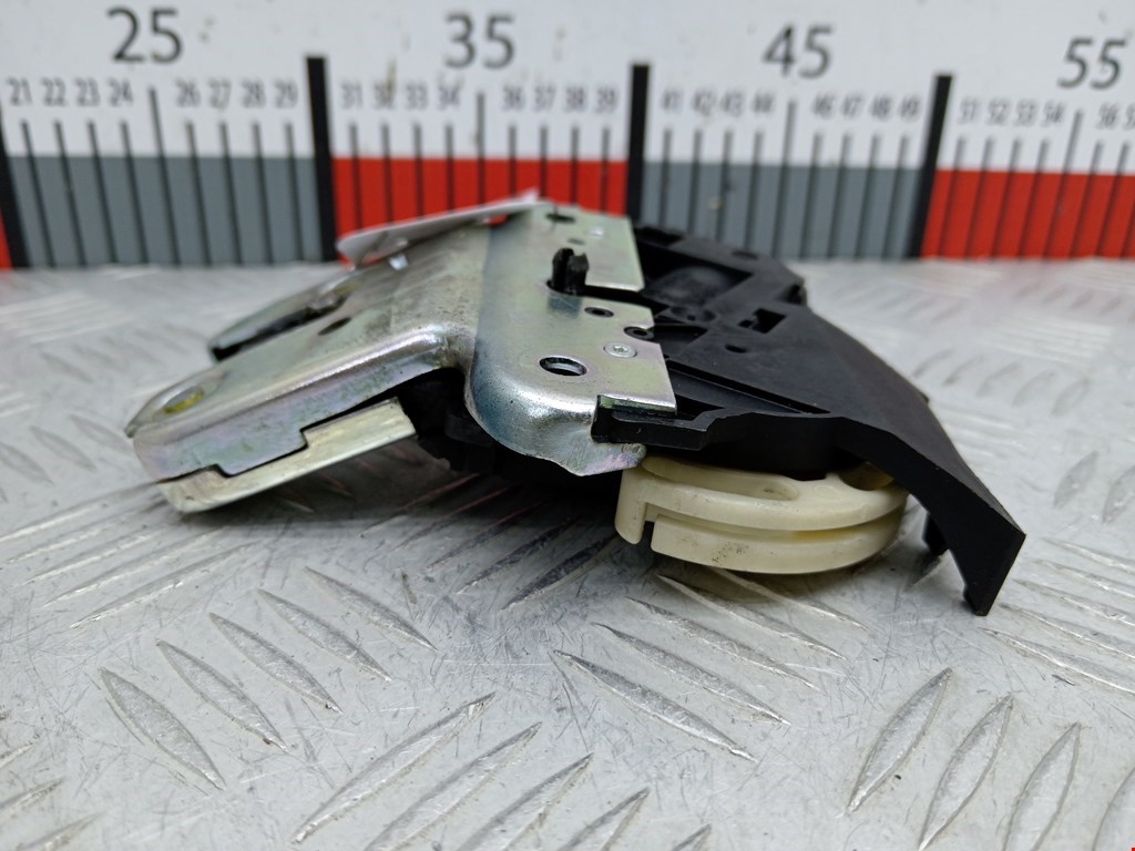 Замок багажника (крышки двери) AUDI A6 C6 2004-2010