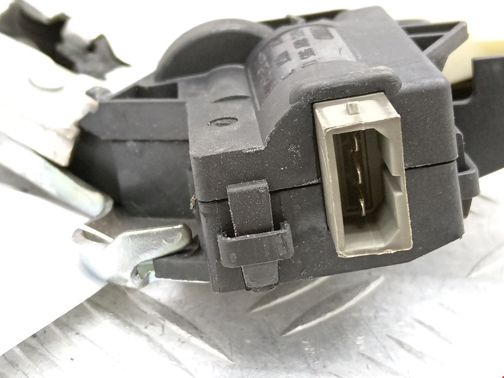 Замок багажника (крышки двери) AUDI A6 C6 2004-2010