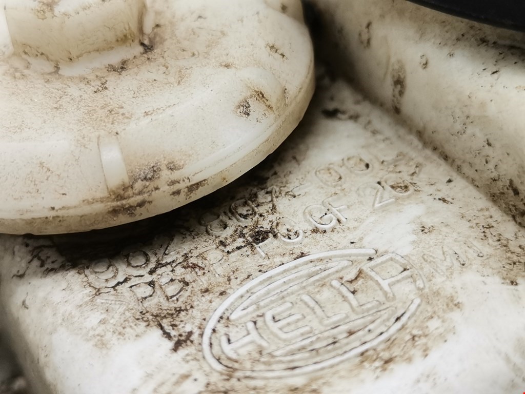 Фара противотуманная левая (ПТФ) VOLKSWAGEN Polo III 1994-2001