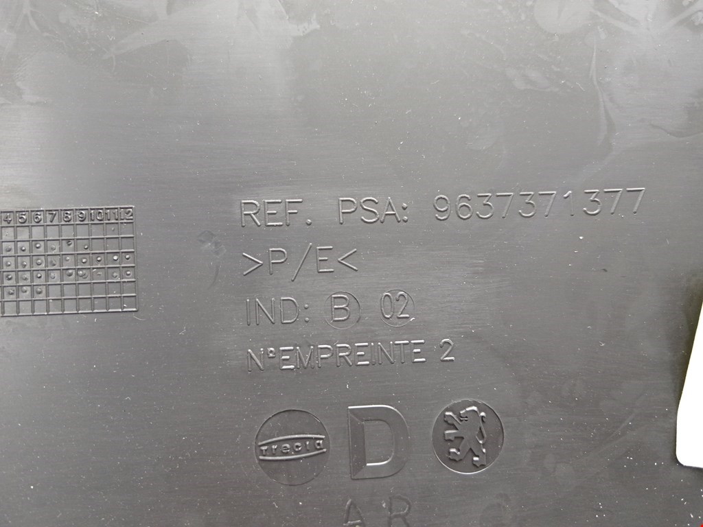 Обшивка двери задняя правая PEUGEOT 307 2001-2008