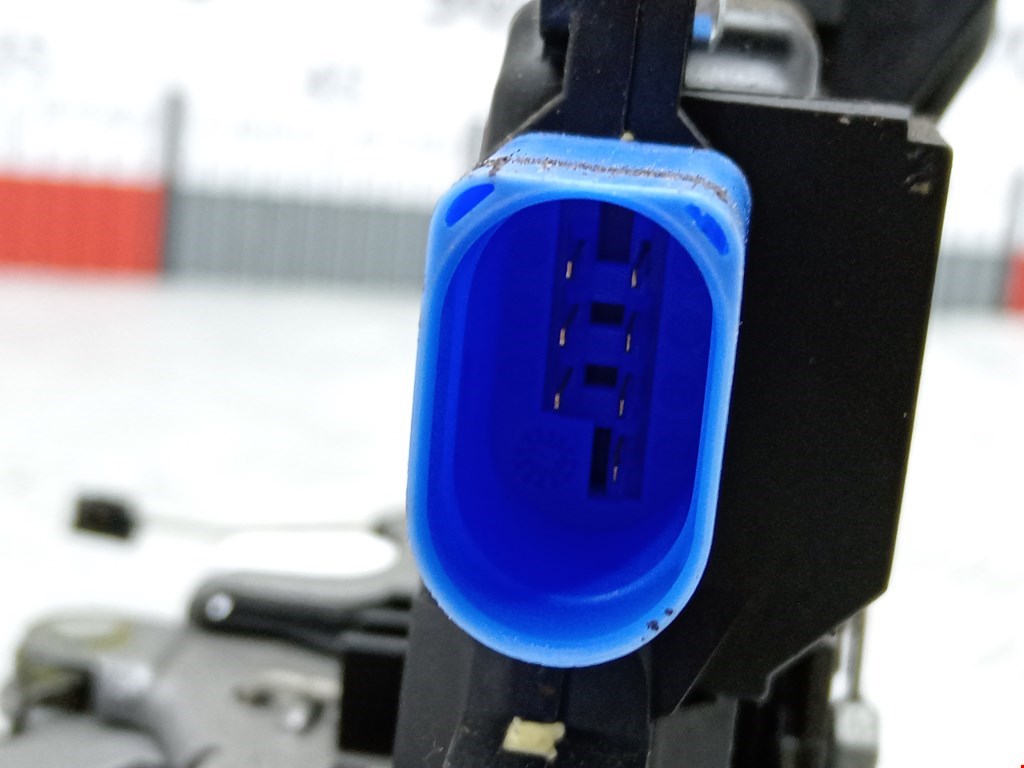 Замок двери задней правой SKODA Octavia A5 1Z- 2004-2013