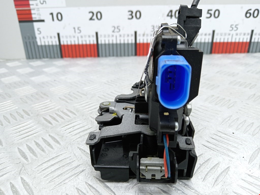 Замок двери задней правой SKODA Octavia A5 1Z- 2004-2013