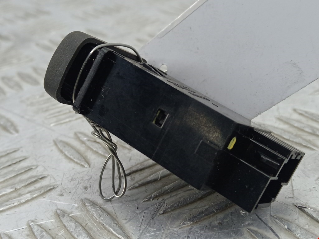 Кнопка антипробуксовочной системы VOLVO V40 I 1995-2004