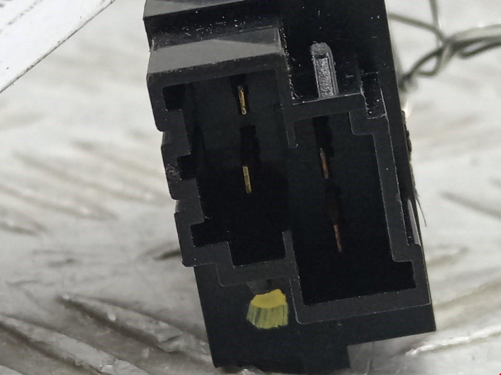 Кнопка антипробуксовочной системы VOLVO V40 I 1995-2004