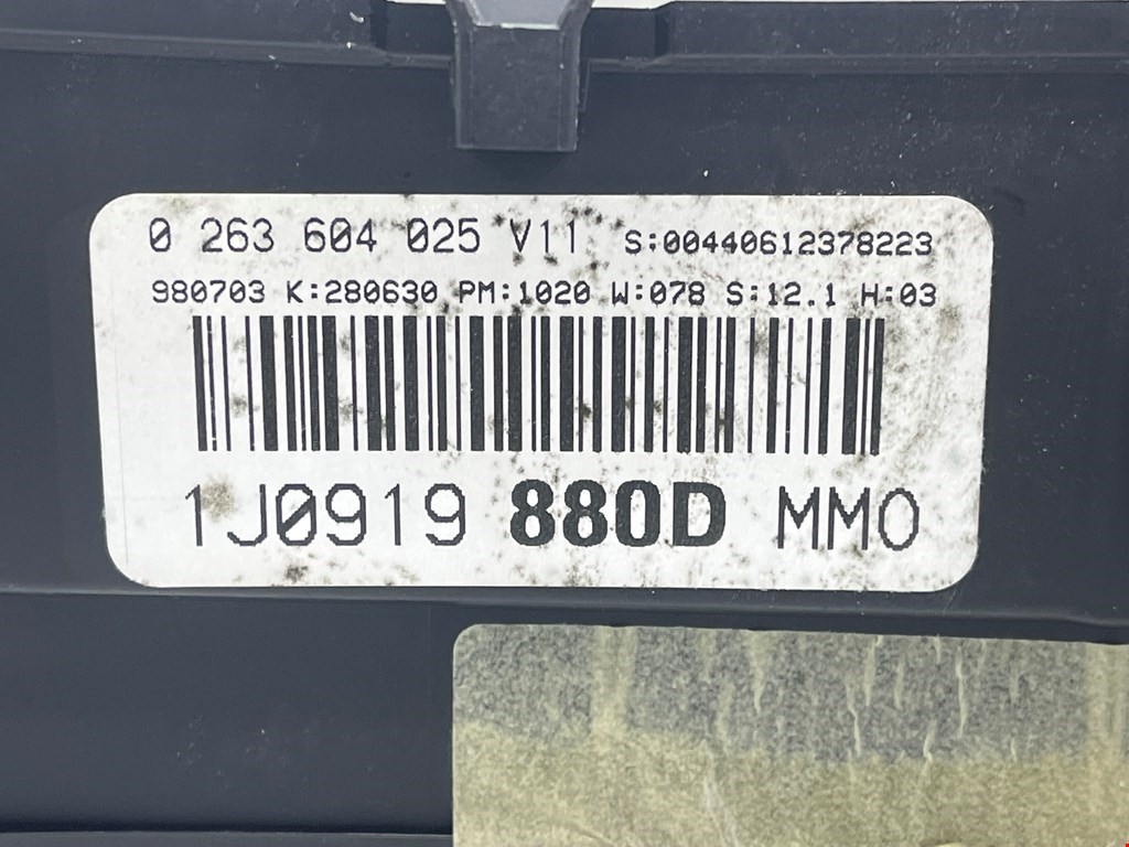 Панель приборов (щиток) VOLKSWAGEN Golf IV 1997-2003