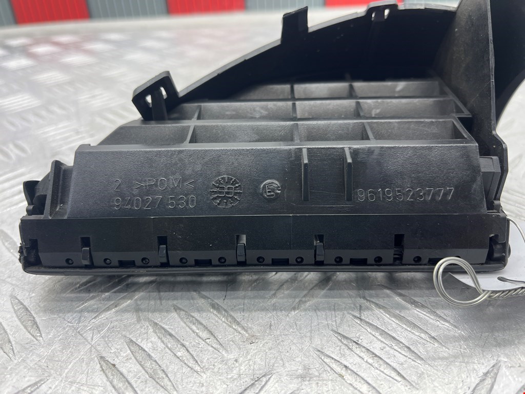 Дефлектор воздушный CITROEN Saxo 1996-2003