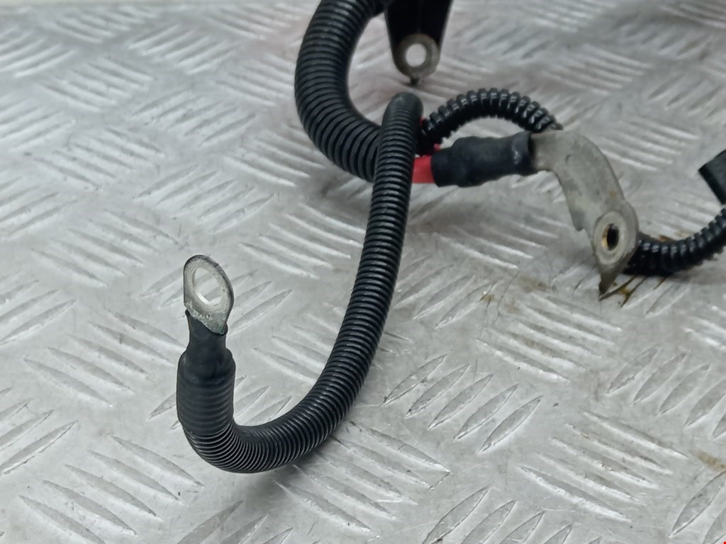 Клемма аккумулятора (плюс) + VOLVO V40 I 1995-2004