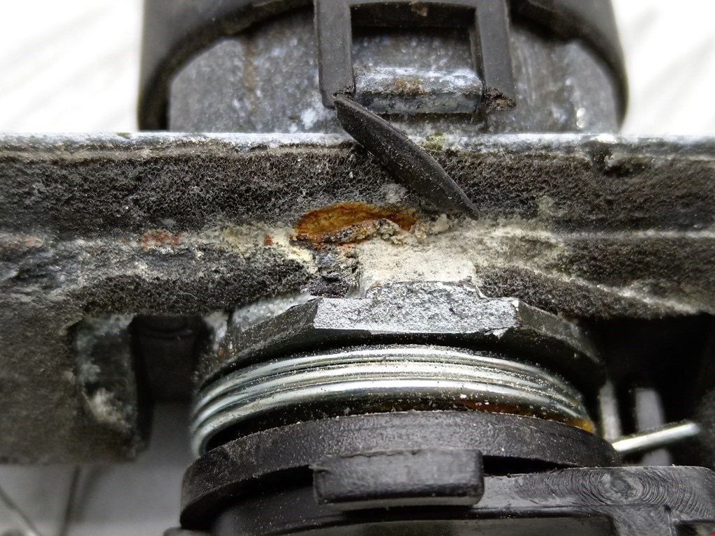 Вставка замка багажника BMW 7er 7 серия E65/E66 2001-2008