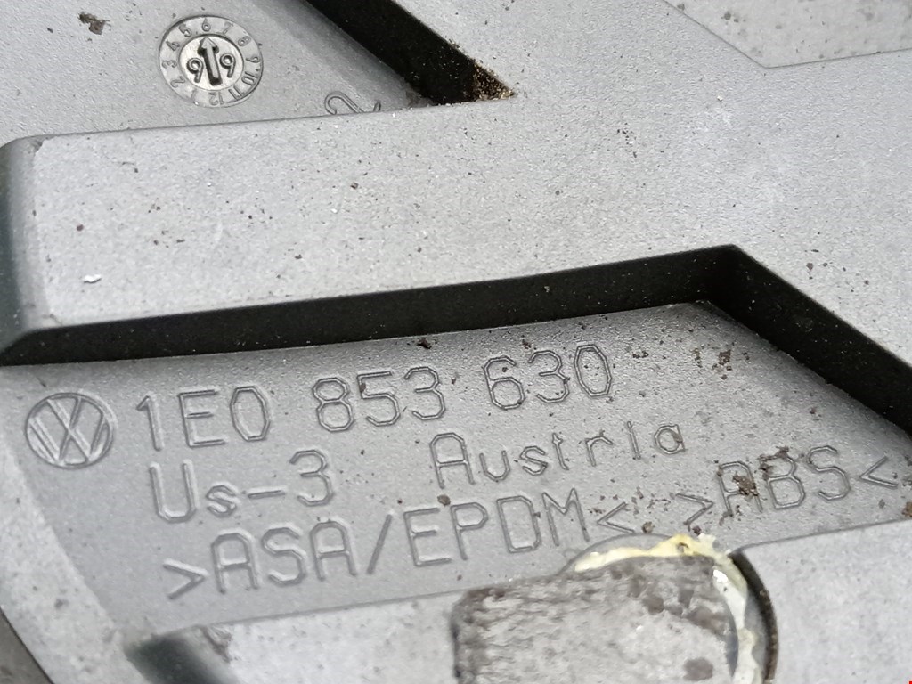 Эмблема (значок) VOLKSWAGEN Golf III 1991-1997