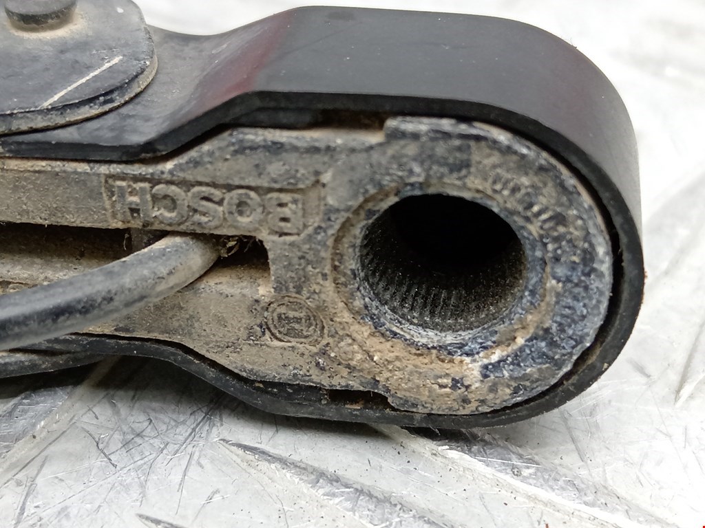 Поводок дворника задний (заднего) MITSUBISHI Space Star 1999-2006