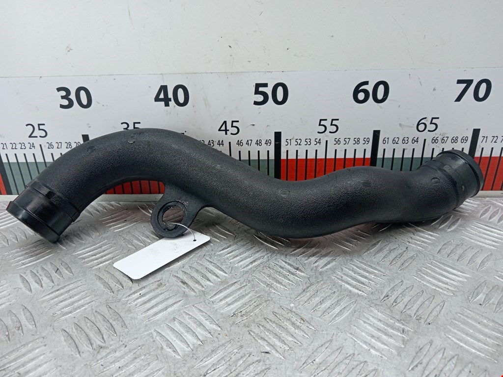 Патрубок интеркулера VOLKSWAGEN Passat B5 1997-2005