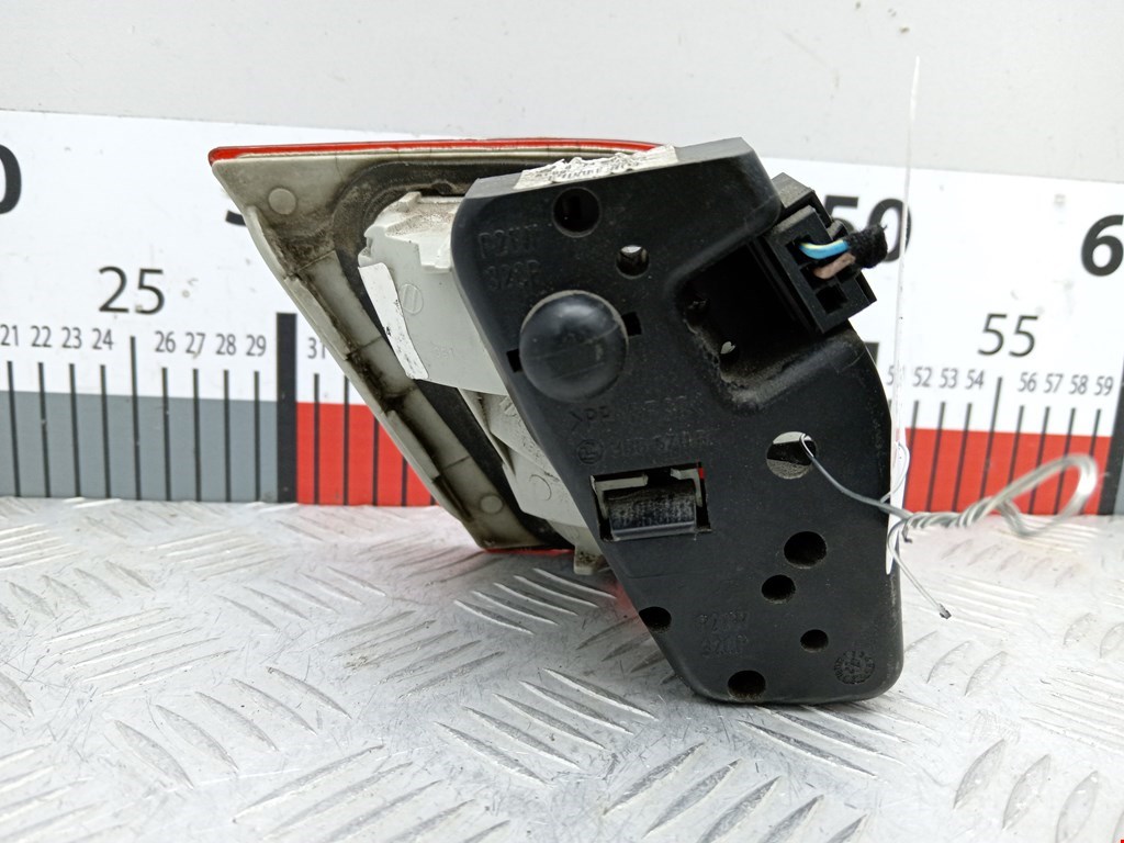 Фонарь задний внутренний правый BMW 3er E46 1998-2006