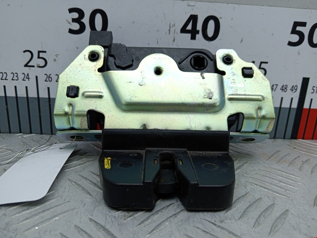 Замок багажника (крышки двери) OPEL Zafira B 2005-2012