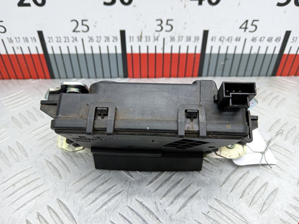 Замок багажника (крышки двери) OPEL Zafira B 2005-2012