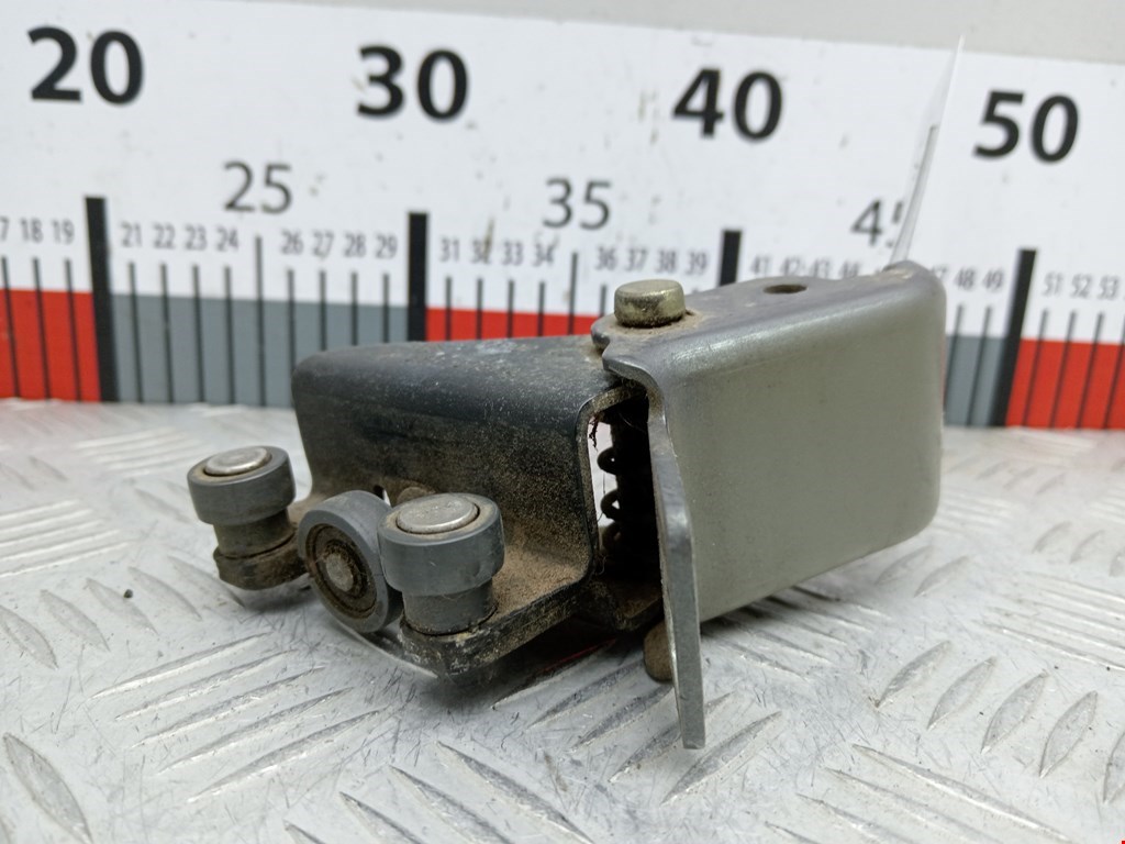 Ролик двери сдвижной (левый/правый средний верхний/нижний) RENAULT Kangoo 1997-2008