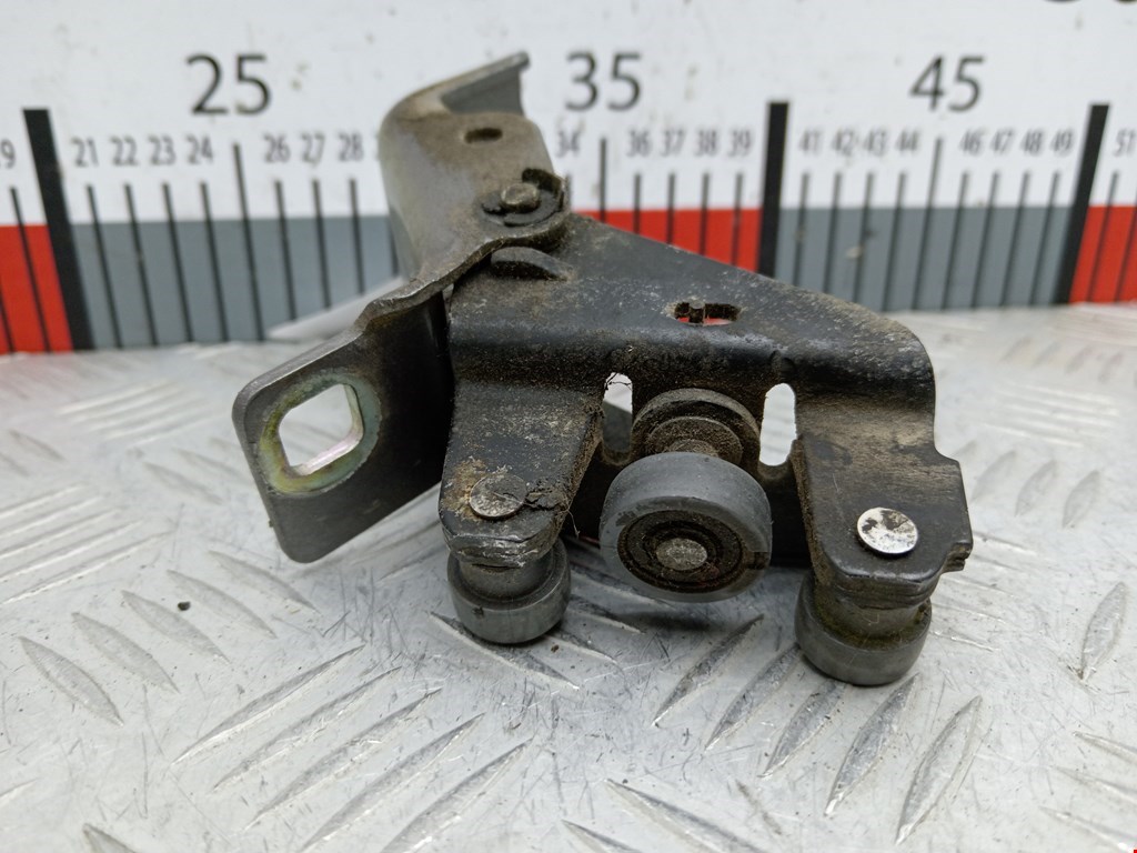 Ролик двери сдвижной (левый/правый средний верхний/нижний) RENAULT Kangoo 1997-2008