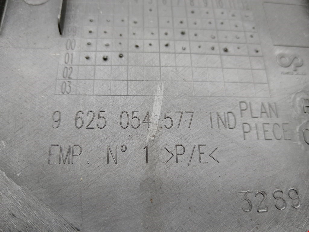 Обшивка крышки багажника PEUGEOT 206 1998-2012