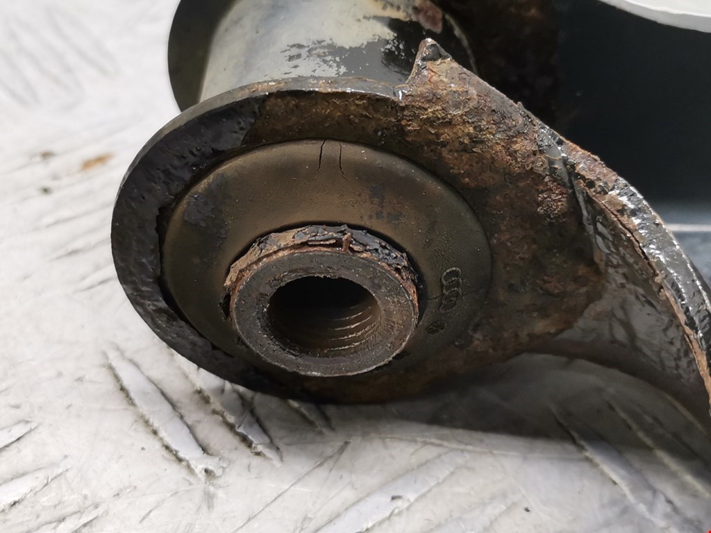 Рычаг передний левый SKODA Rapid 2012-2020