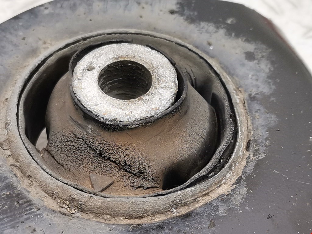 Рычаг передний левый SKODA Rapid 2012-2020