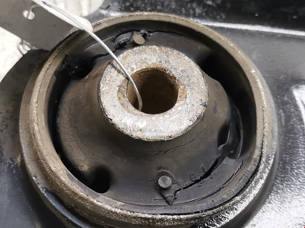 Рычаг передний левый SKODA Rapid 2012-2020