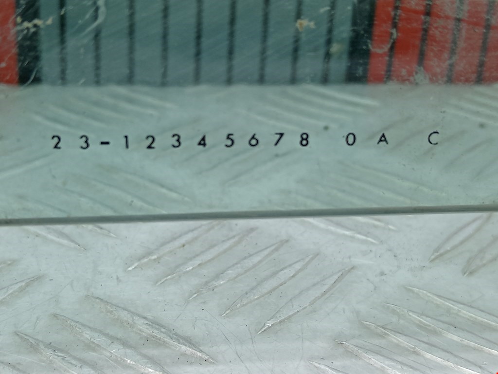 Стекло двери переднее левое CHRYSLER Voyager III GS 1995-2000