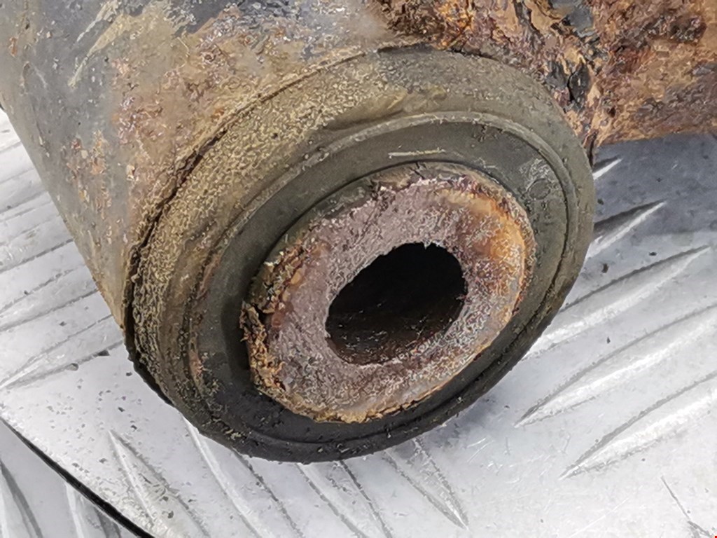 Рычаг передний правый FIAT Sedici 2005-2014