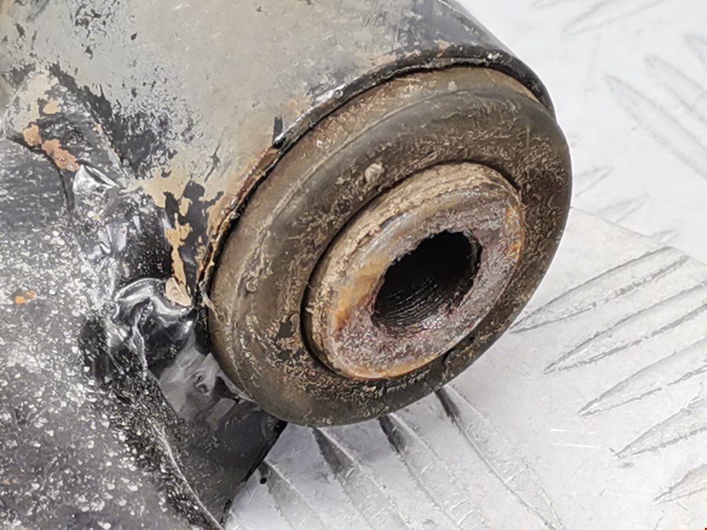 Рычаг передний левый FIAT Sedici 2005-2014