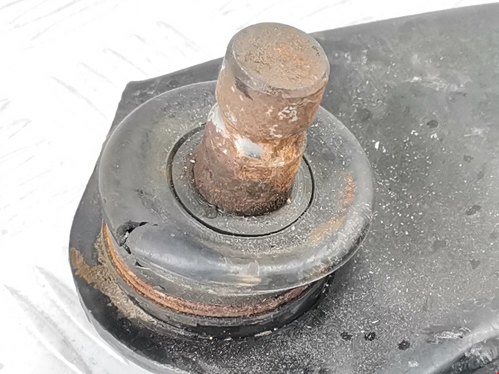 Рычаг передний левый FIAT Sedici 2005-2014