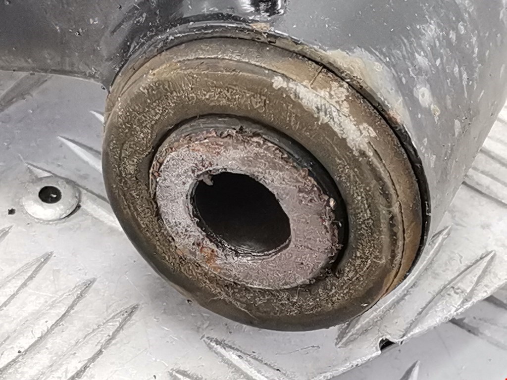 Рычаг передний левый FIAT Sedici 2005-2014