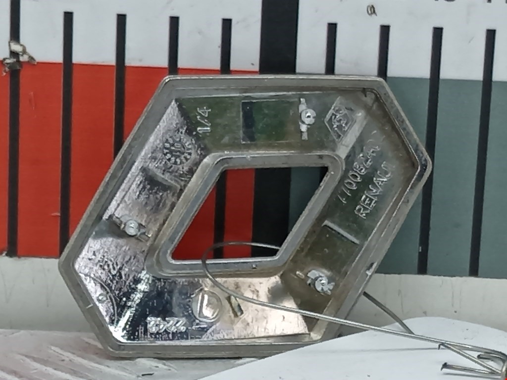 Эмблема (значок) RENAULT Laguna 2001-2007