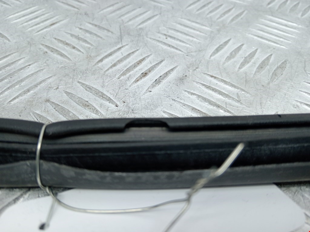 Уплотнитель двери CHEVROLET Spark 2005-2010