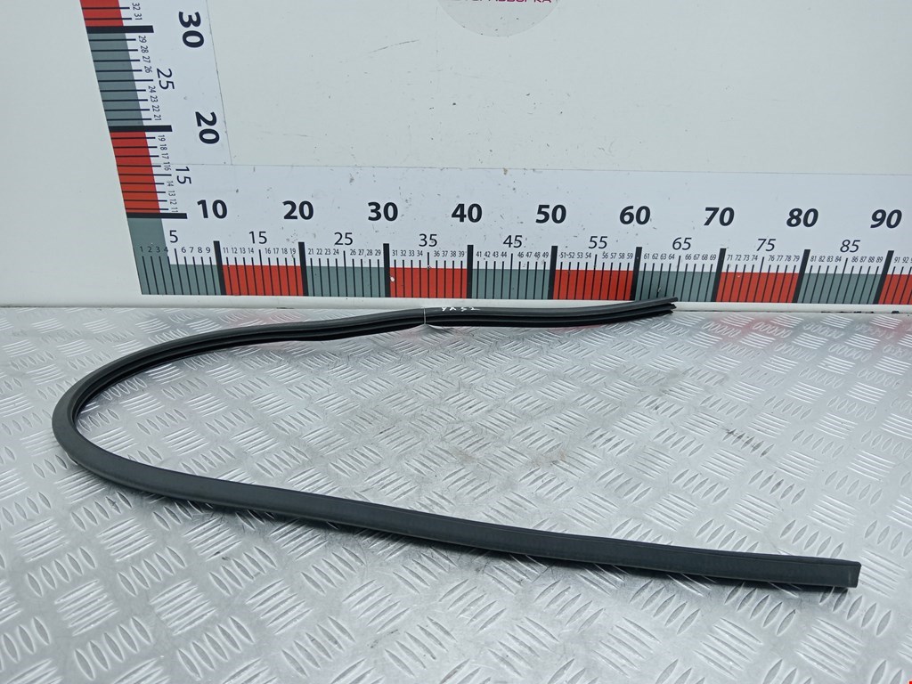 Уплотнитель двери CHEVROLET Spark 2005-2010