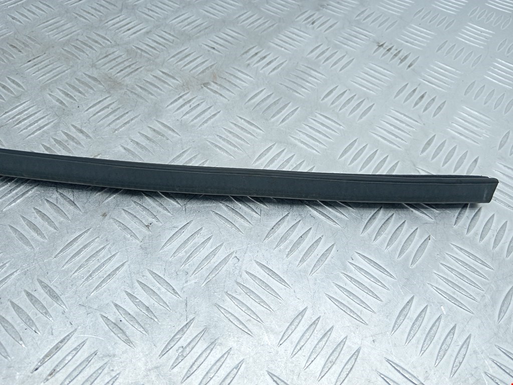 Уплотнитель двери CHEVROLET Spark 2005-2010