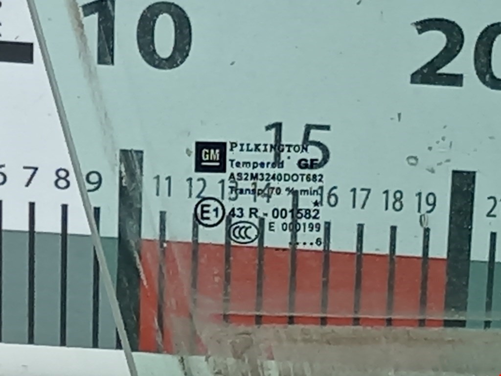 Стекло двери переднее правое OPEL Astra H/Family 2004-2015