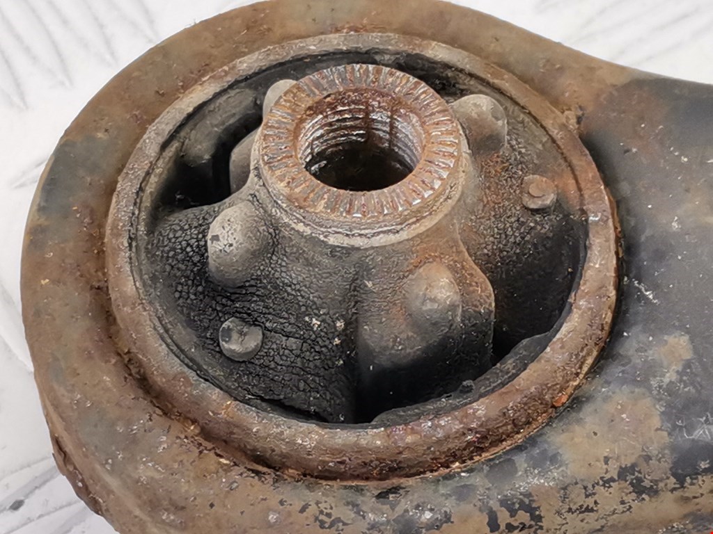 Рычаг передний правый LEXUS RX 300\330\350\400H 2003-2009