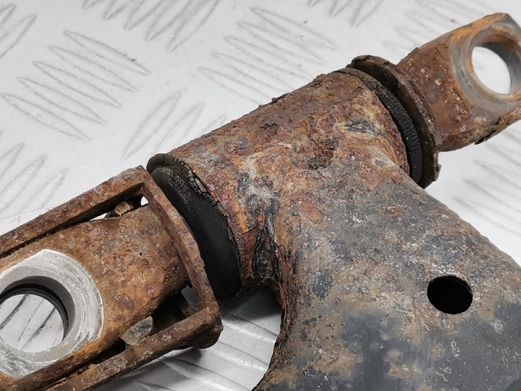 Рычаг передний правый LEXUS RX 300\330\350\400H 2003-2009