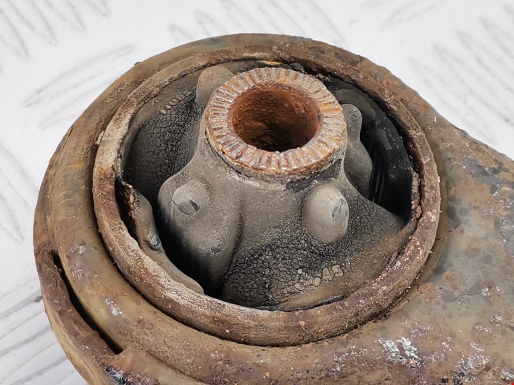 Рычаг передний правый LEXUS RX 300\330\350\400H 2003-2009