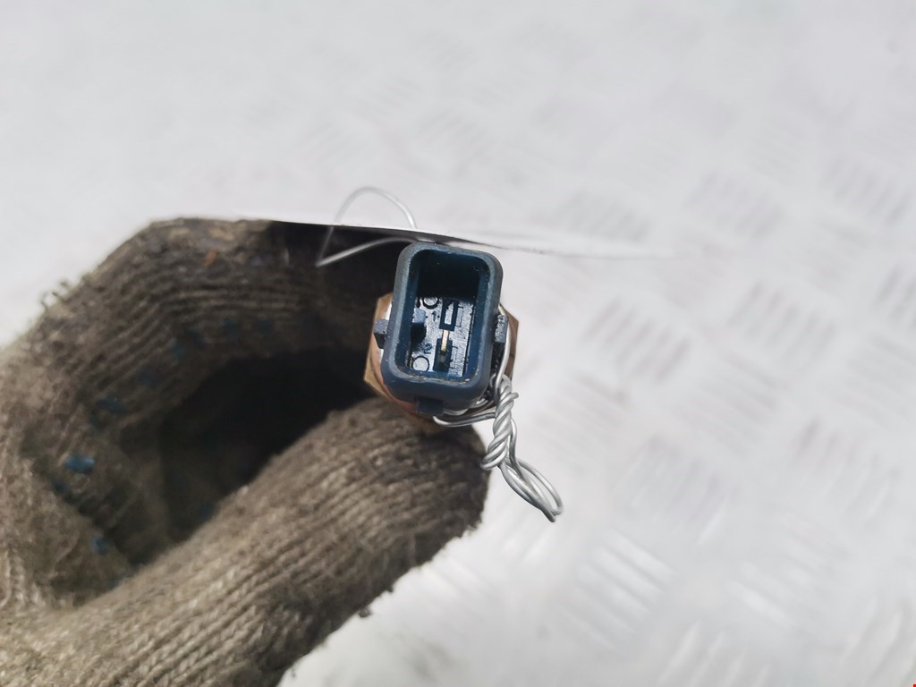 Датчик температуры (охлаждающей жидкости) PEUGEOT 406 1995-1999