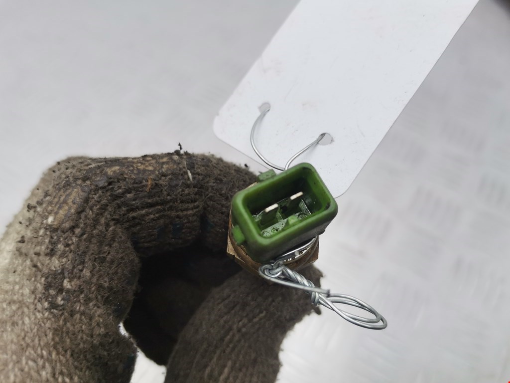 Датчик температуры (охлаждающей жидкости) PEUGEOT 406 1995-1999