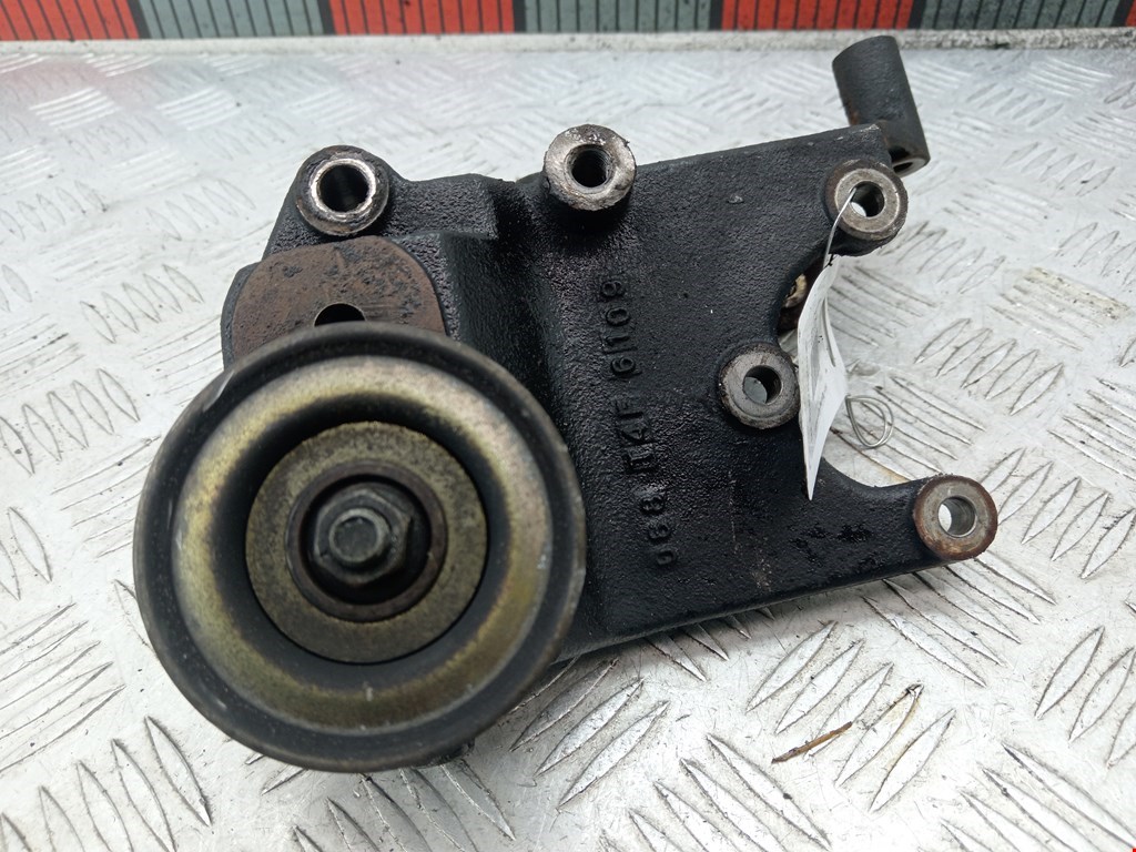 Кронштейн гидроусилителя MITSUBISHI Carisma 1995-1999