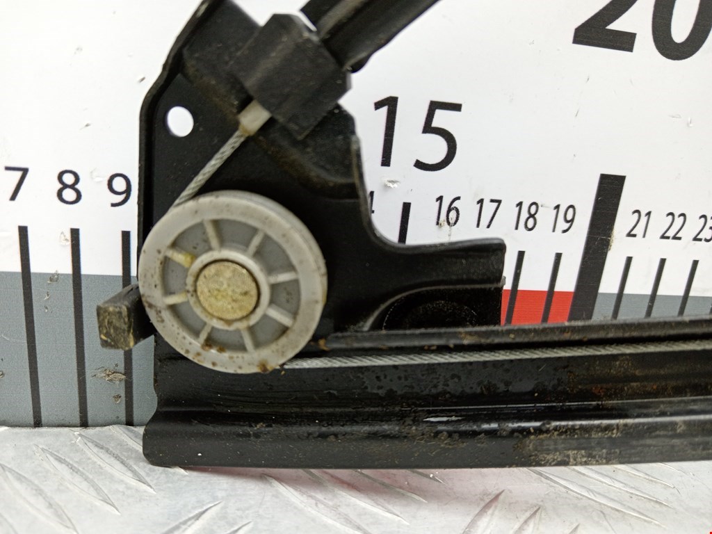 Стеклоподъемник задний правый VOLKSWAGEN Polo III 1994-2001