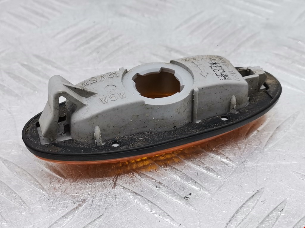 Повторитель на крыло MAZDA Demio DW 1996-2002