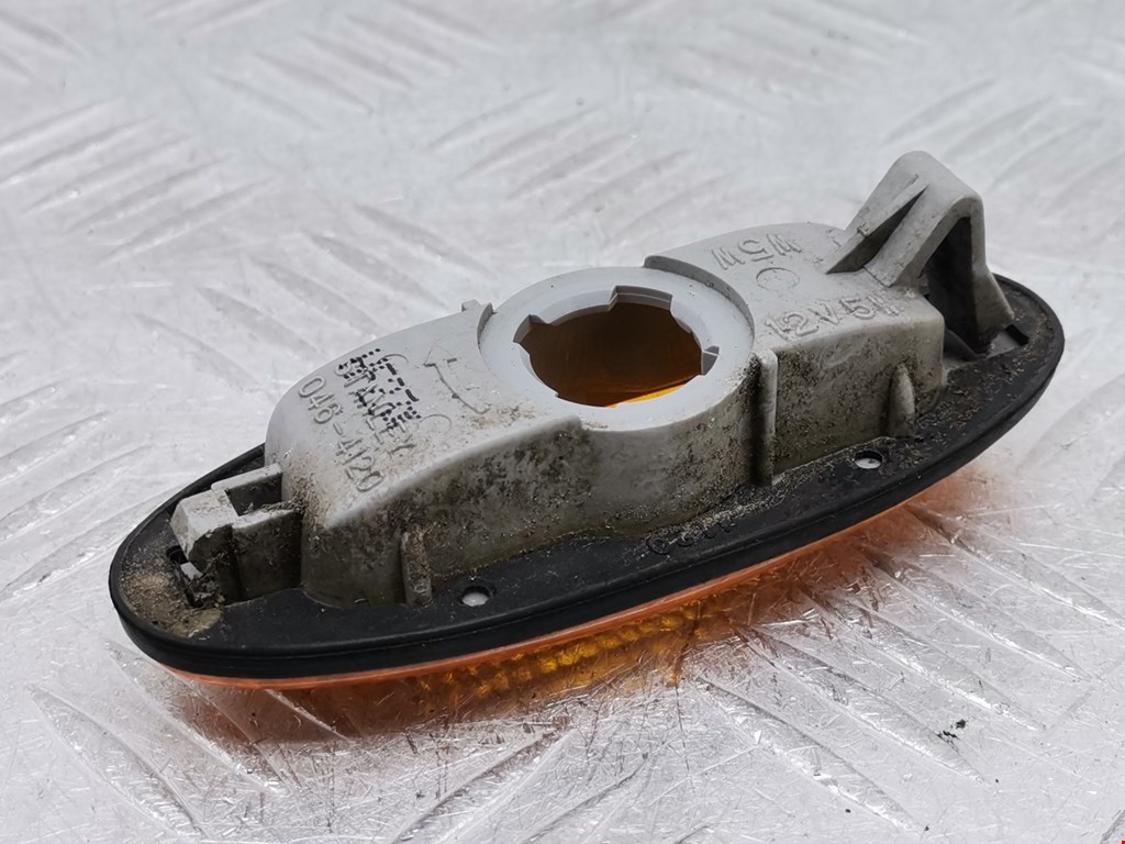 Повторитель на крыло MAZDA Demio DW 1996-2002